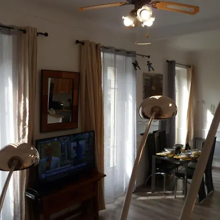 Joli 3 Pieces, 7 Pers, Tres Lumineux, Centre 니스